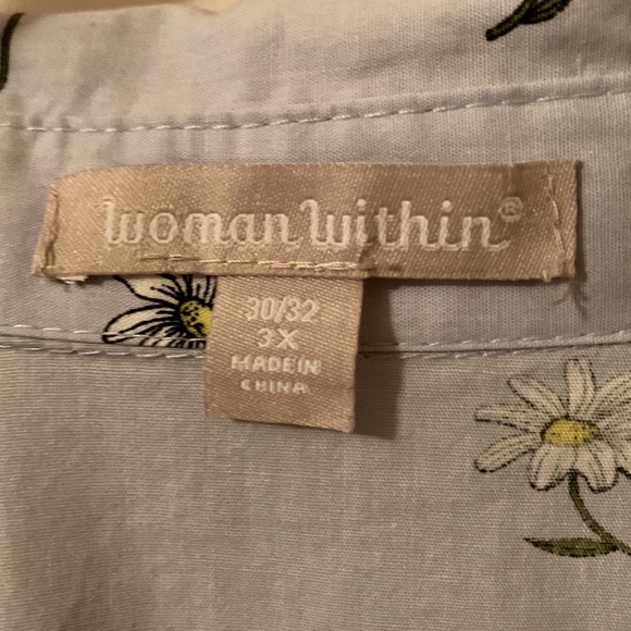 EUC Woman Within blue w/white daisies button down cotton blouse size 3x(30/32) - Picture 9 of 11